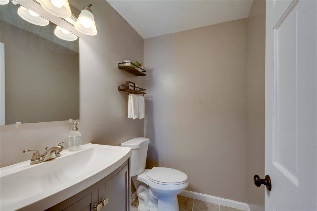 118 County, Attleboro, MA 02703