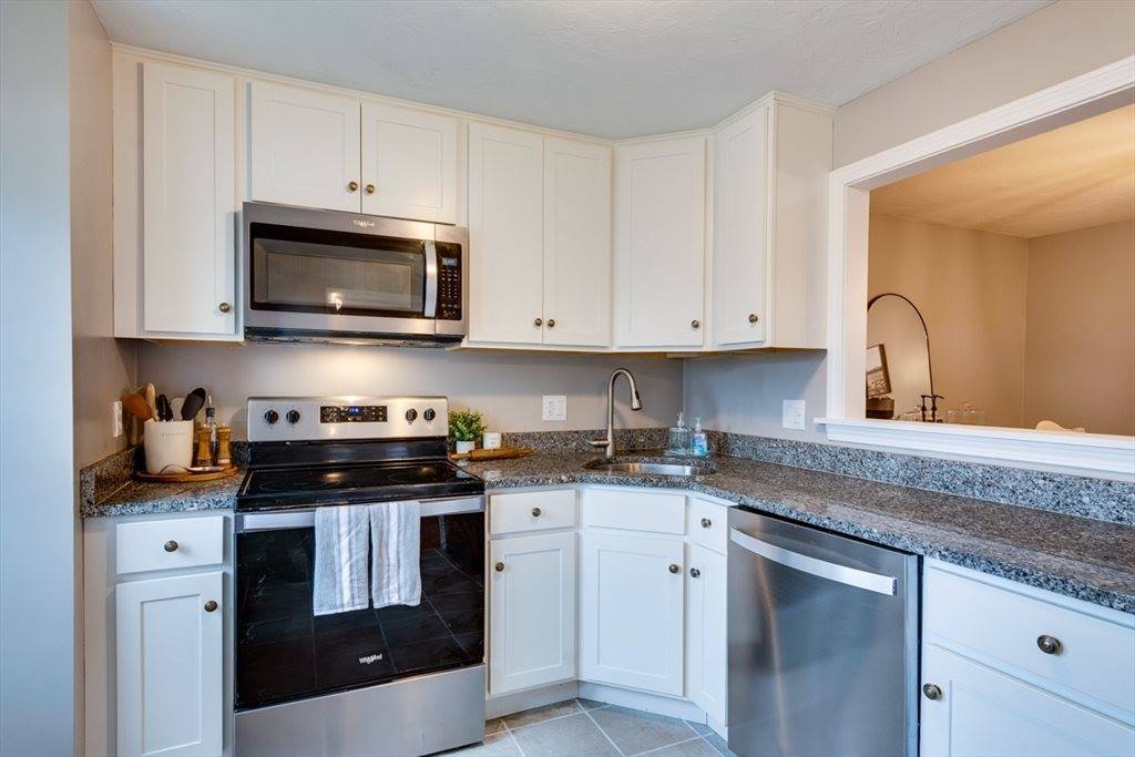 118 County, Attleboro, MA 02703