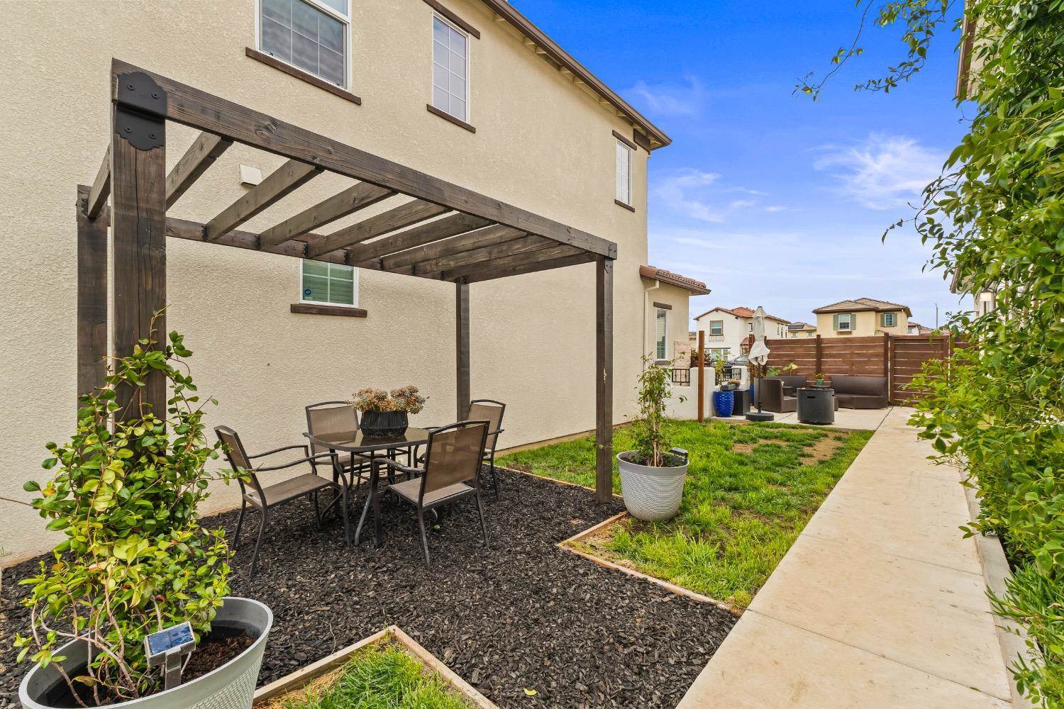 7908 Titan Drive, Antelope, CA 95843