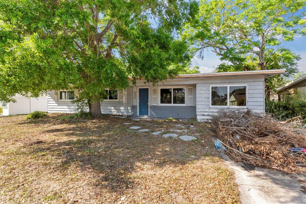 2677 Martin Street, Sarasota, FL 34237