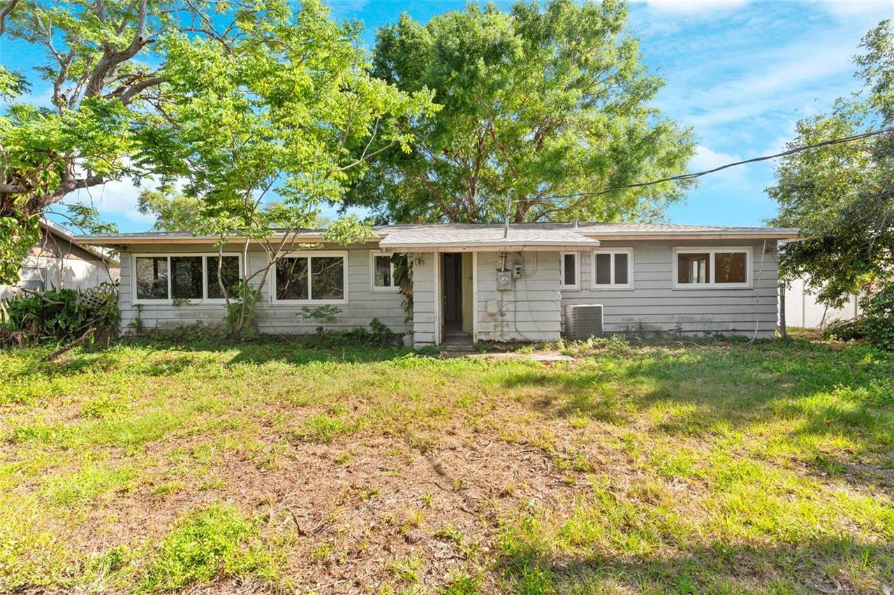 2677 Martin Street, Sarasota, FL 34237