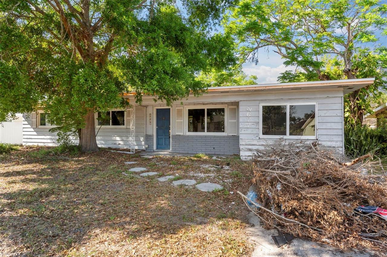 2677 Martin Street, Sarasota, FL 34237