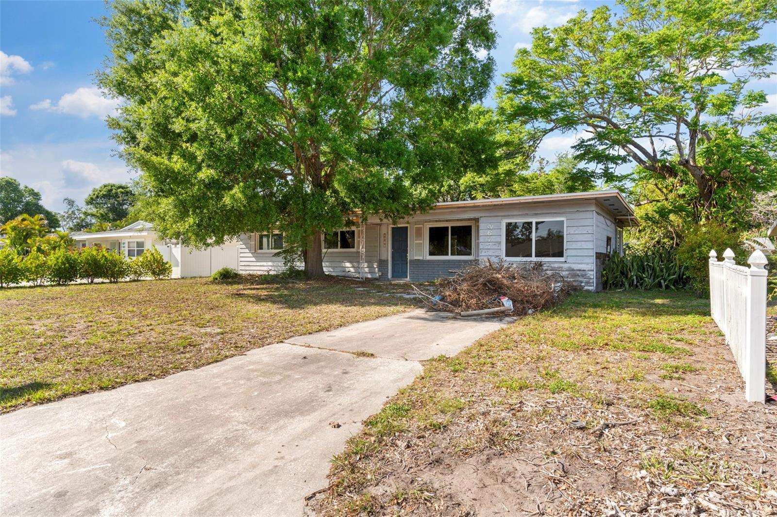 2677 Martin Street, Sarasota, FL 34237
