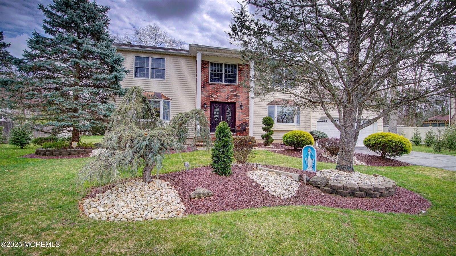 57 Bonnie Drive, Manalapan, NJ 07726