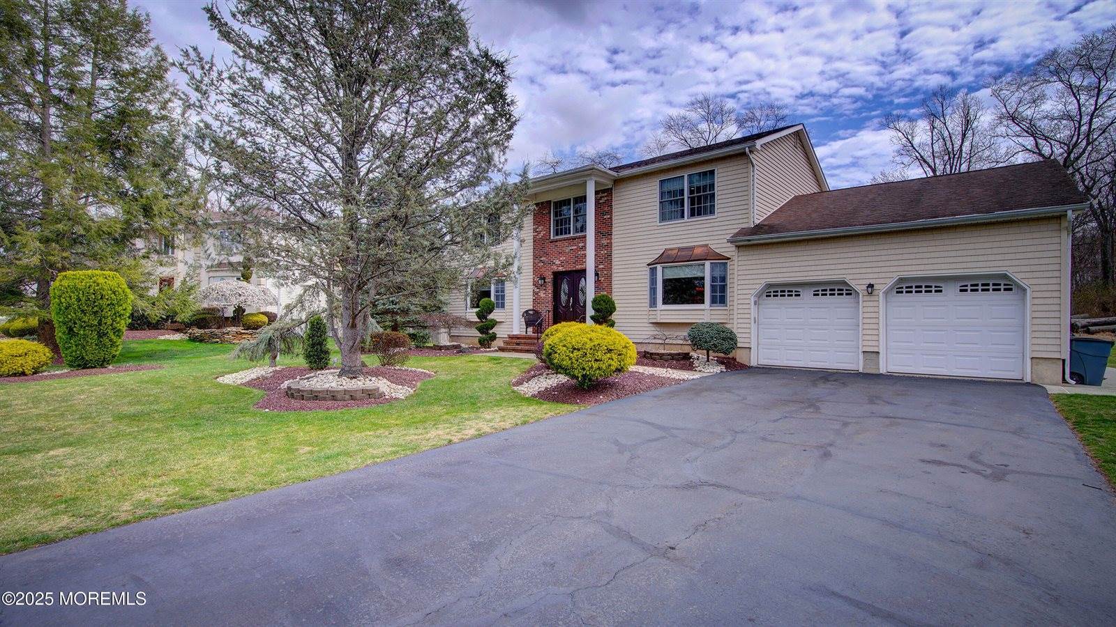 57 Bonnie Drive, Manalapan, NJ 07726