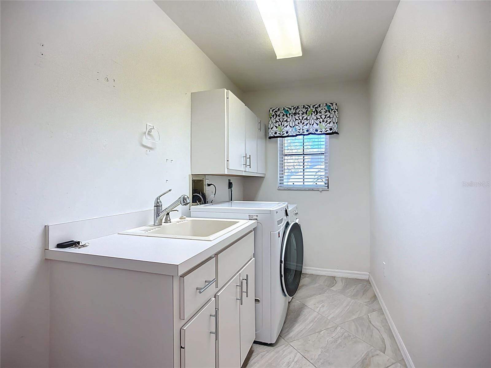 601 Pineneedle Lane, Englewood, FL 34223