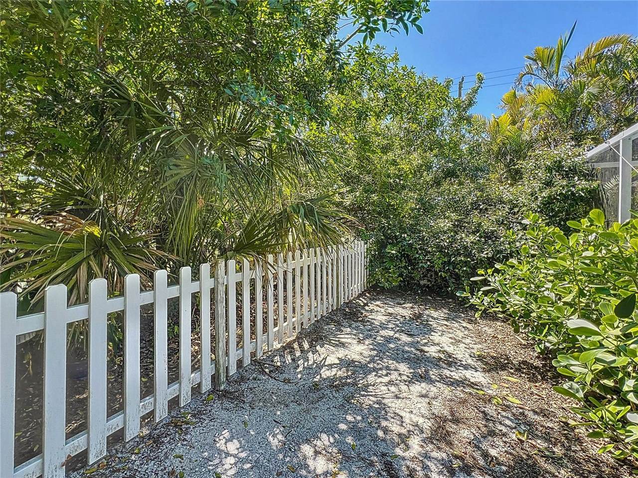 601 Pineneedle Lane, Englewood, FL 34223