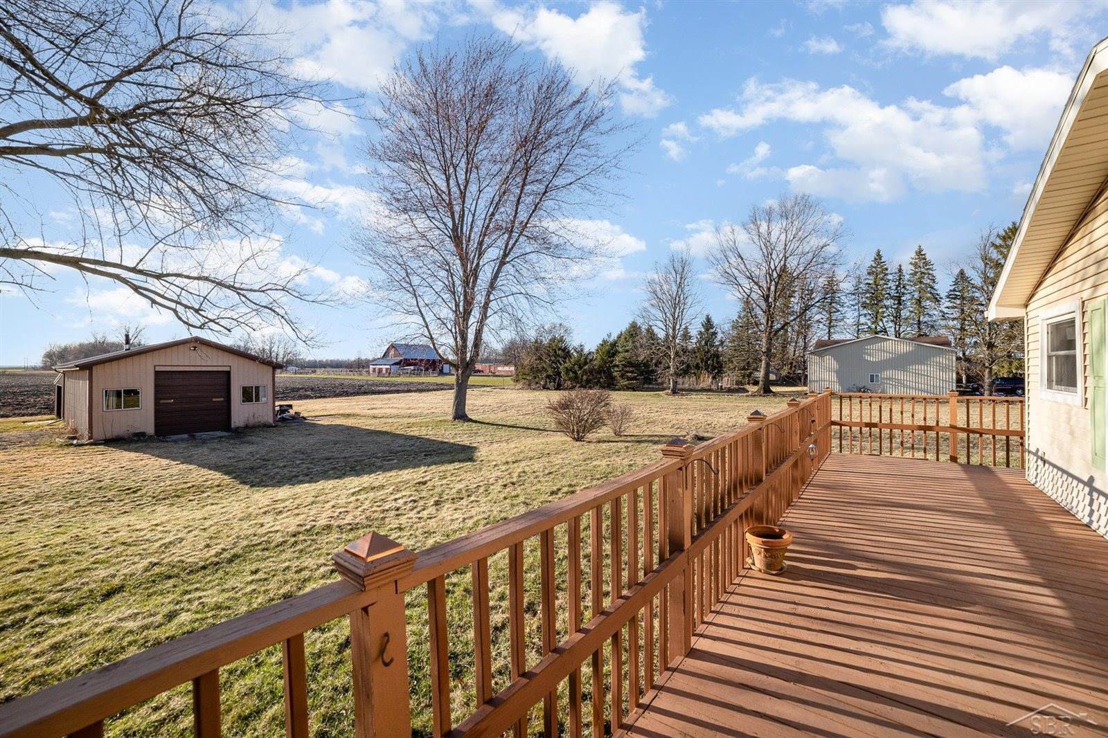 9276 East Road, Burt, MI 48417