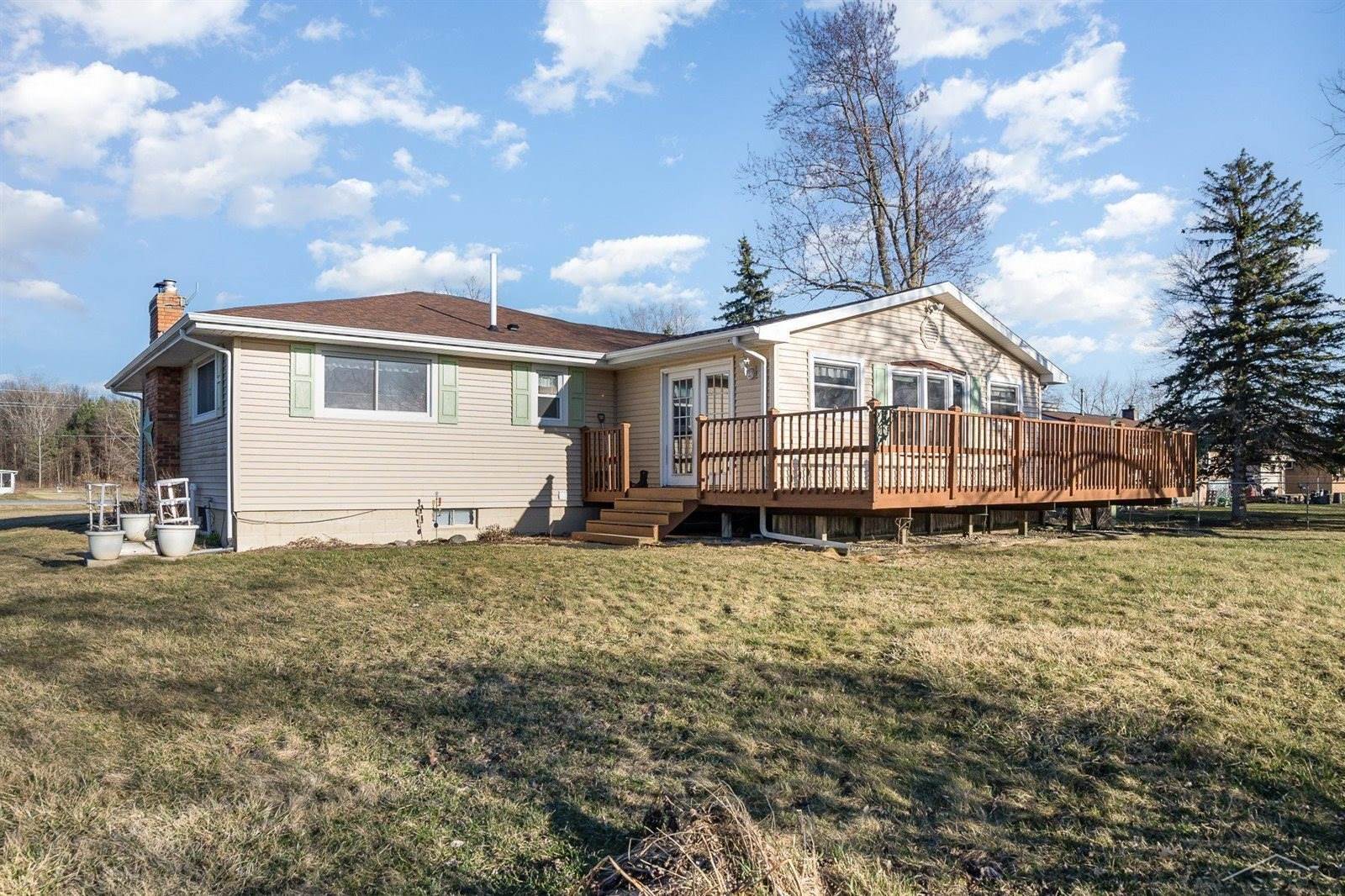9276 East Road, Burt, MI 48417