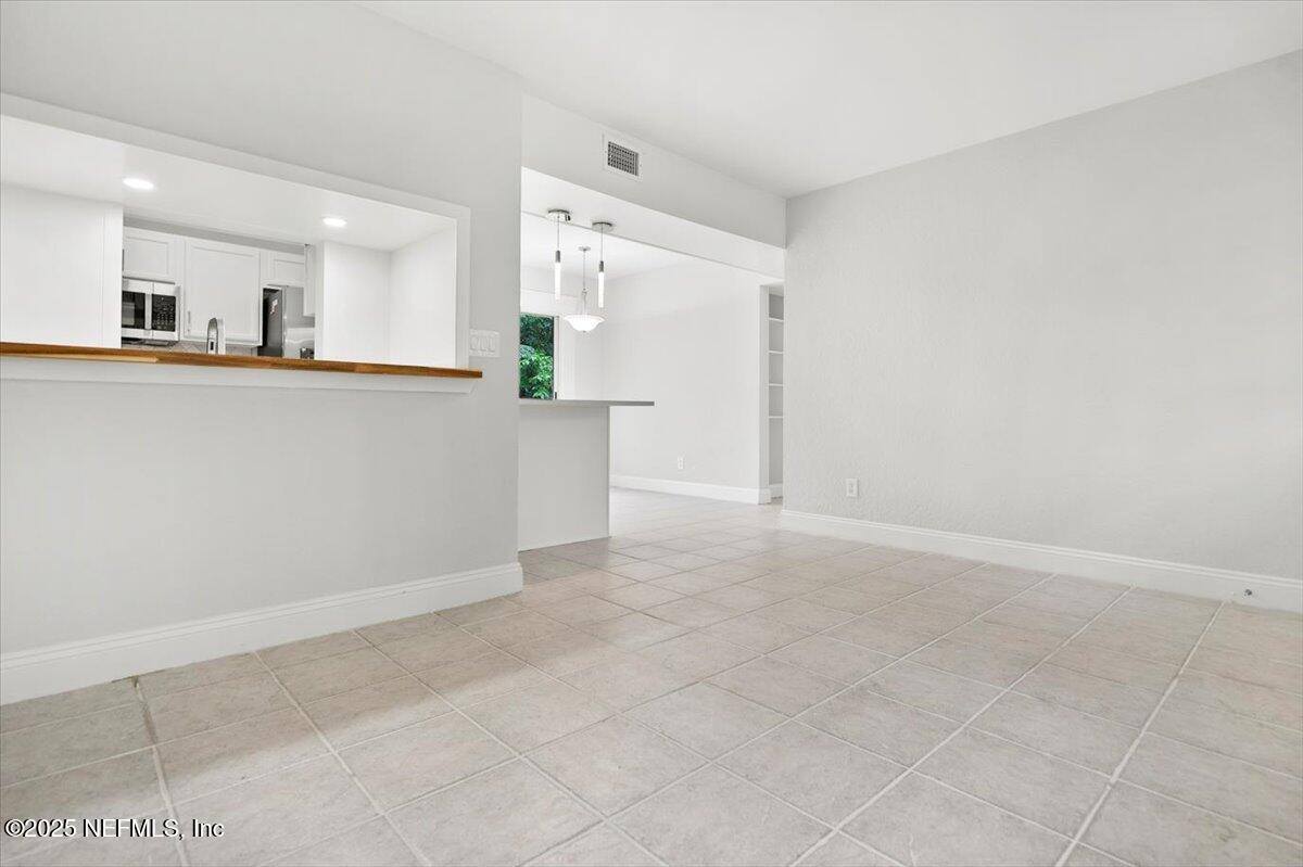 7151 King Arthur Road North, Jacksonville, FL 32211