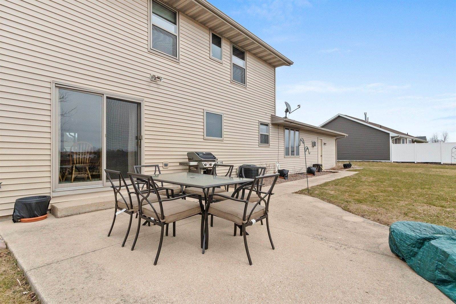 2784 Blue Spruce Drive, Green Bay, WI 54311