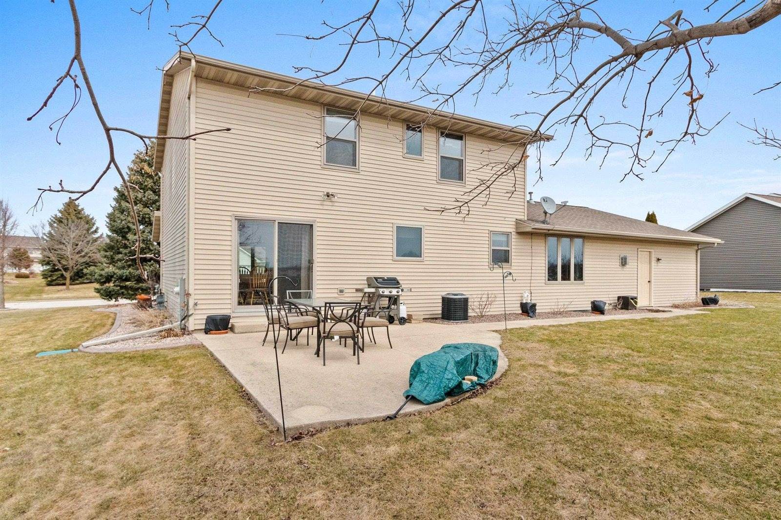 2784 Blue Spruce Drive, Green Bay, WI 54311
