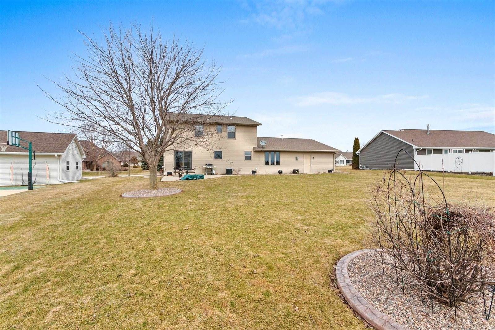 2784 Blue Spruce Drive, Green Bay, WI 54311
