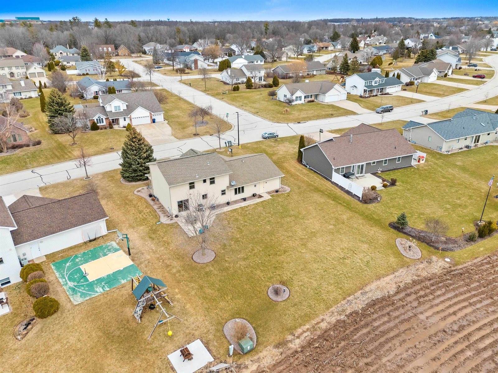 2784 Blue Spruce Drive, Green Bay, WI 54311