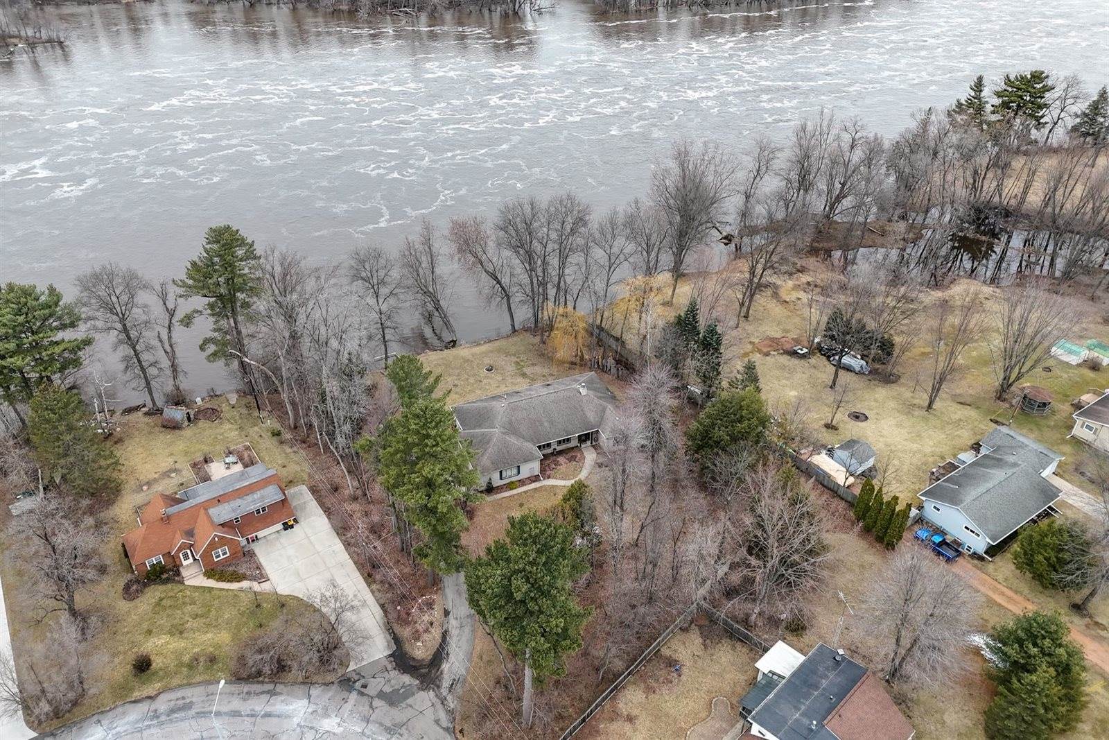 100 Shore Acres Drive, Wisconsin Rapids, WI 54494