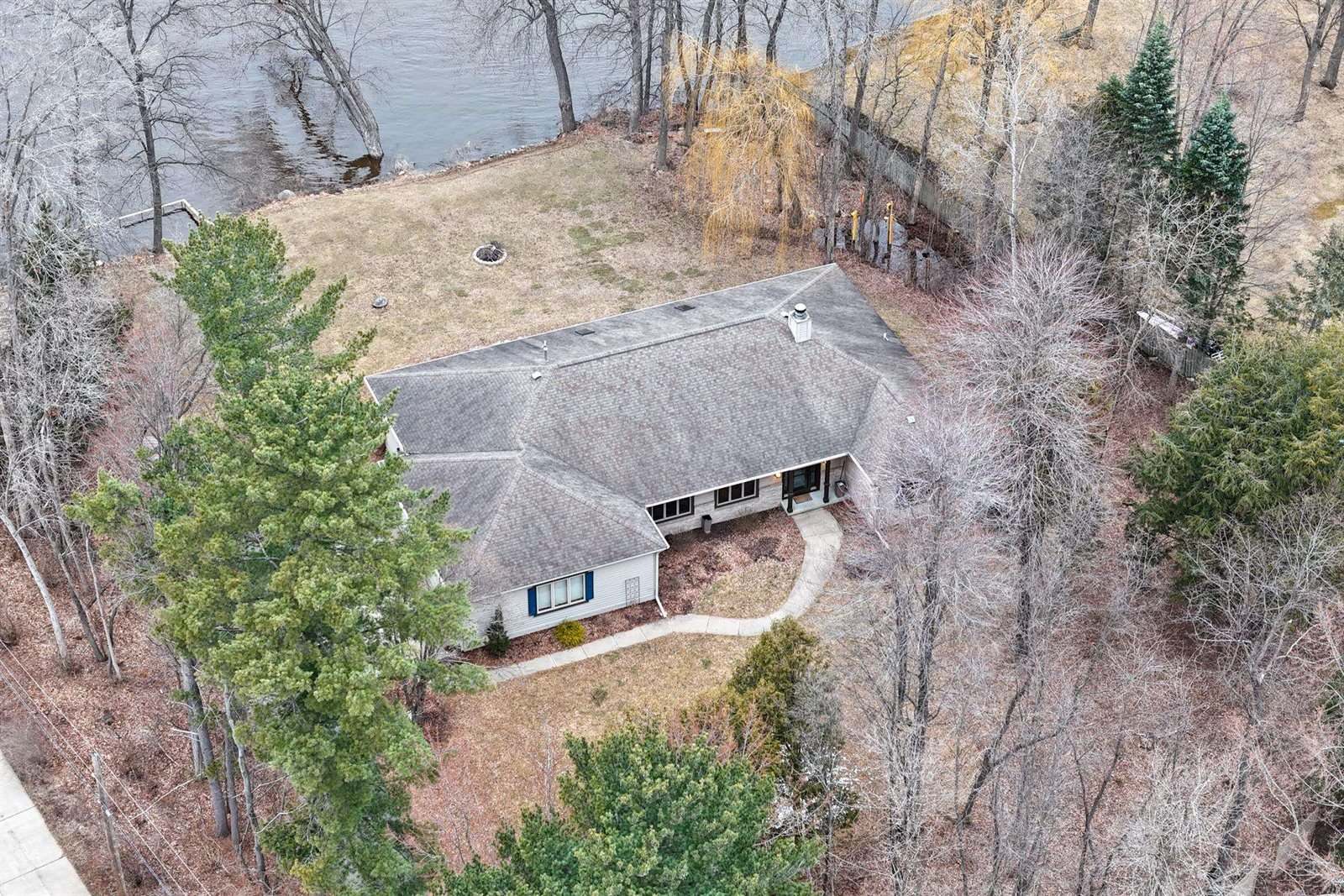100 Shore Acres Drive, Wisconsin Rapids, WI 54494