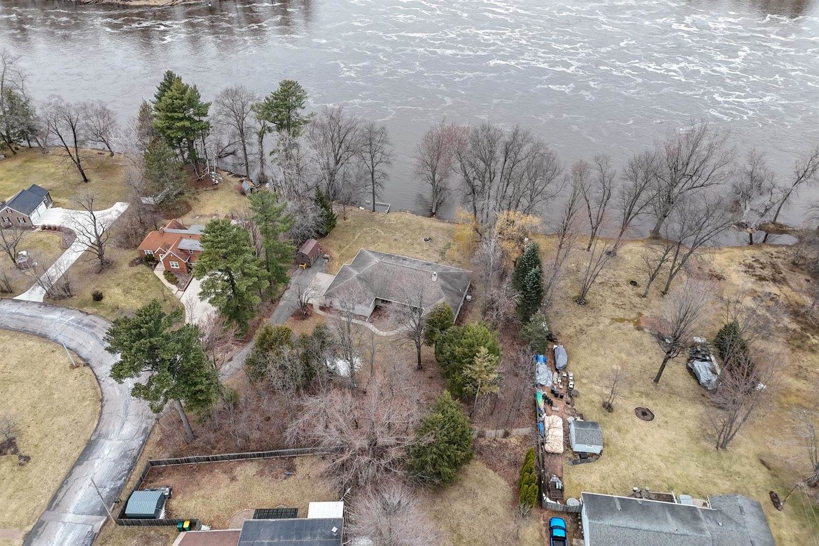 100 Shore Acres Drive, Wisconsin Rapids, WI 54494