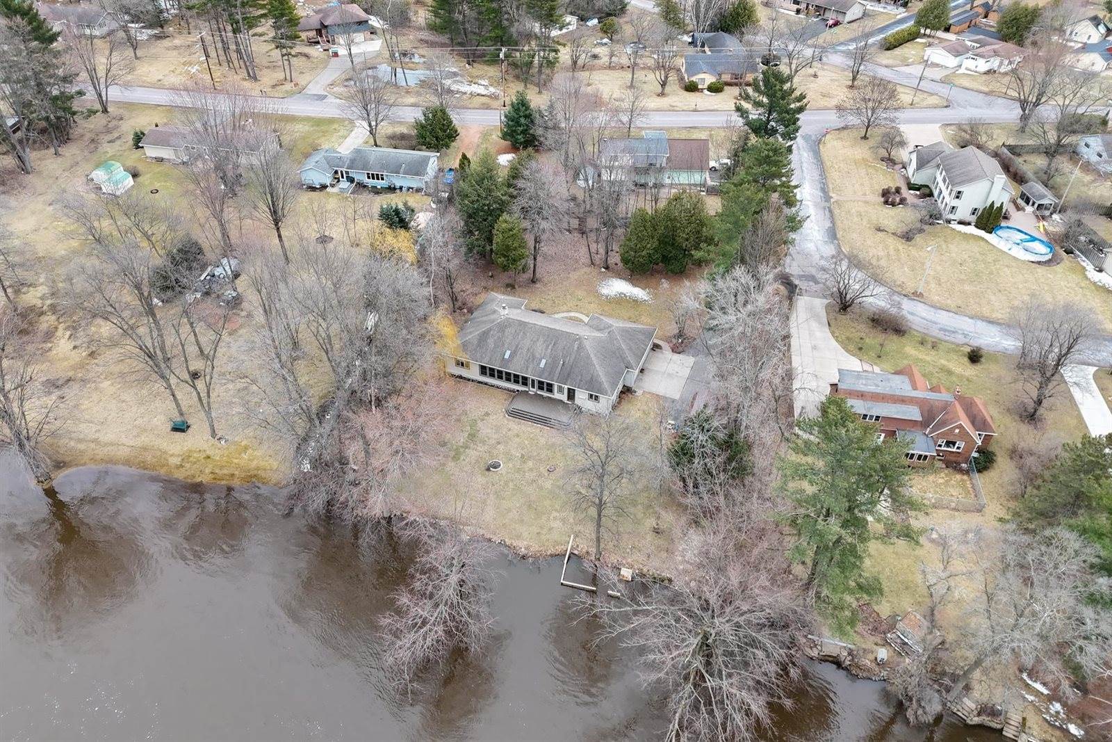 100 Shore Acres Drive, Wisconsin Rapids, WI 54494