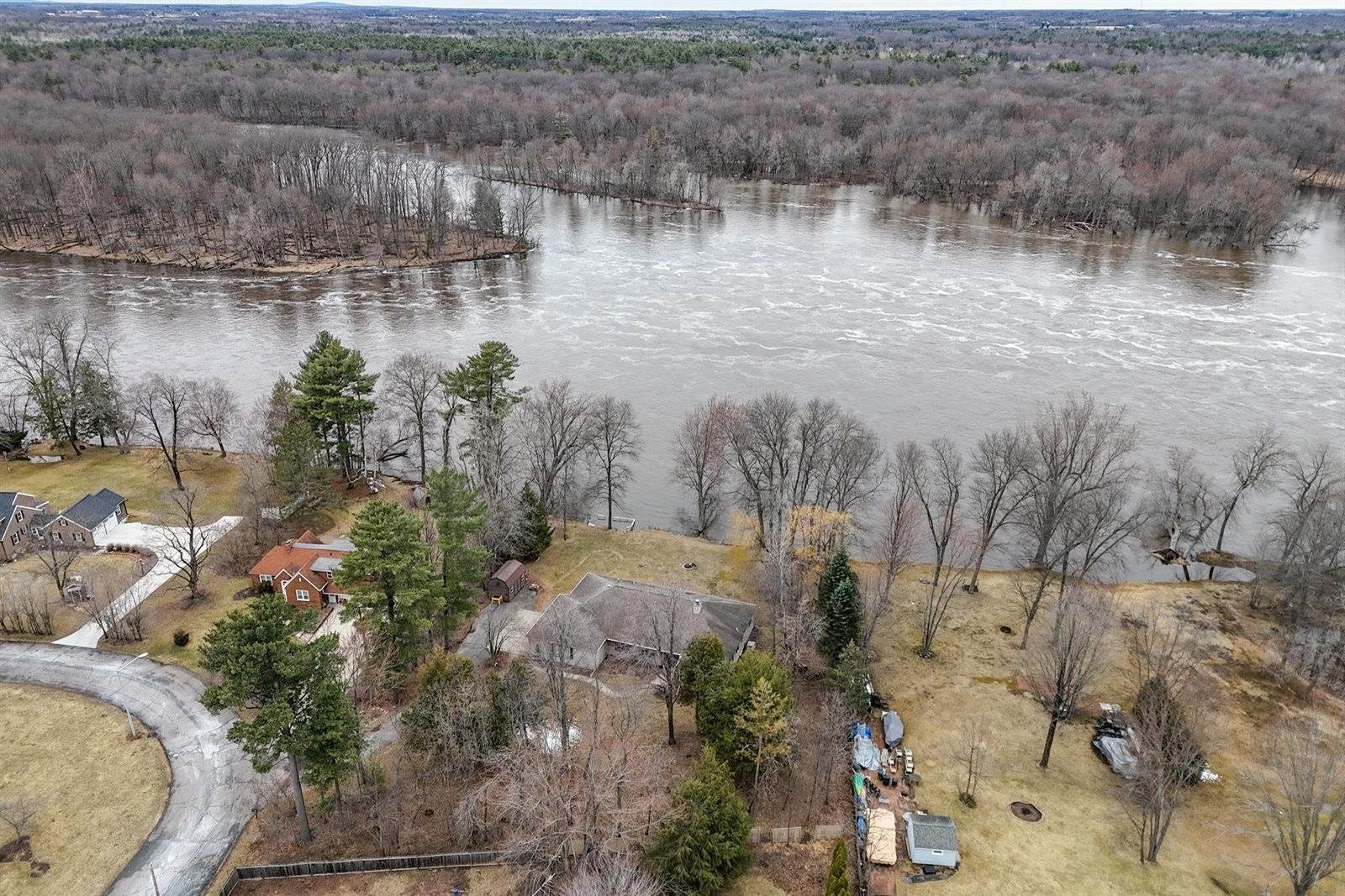 100 Shore Acres Drive, Wisconsin Rapids, WI 54494