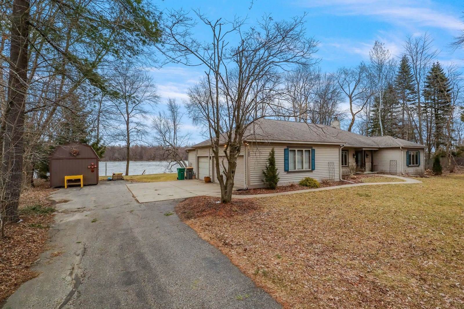 100 Shore Acres Drive, Wisconsin Rapids, WI 54494