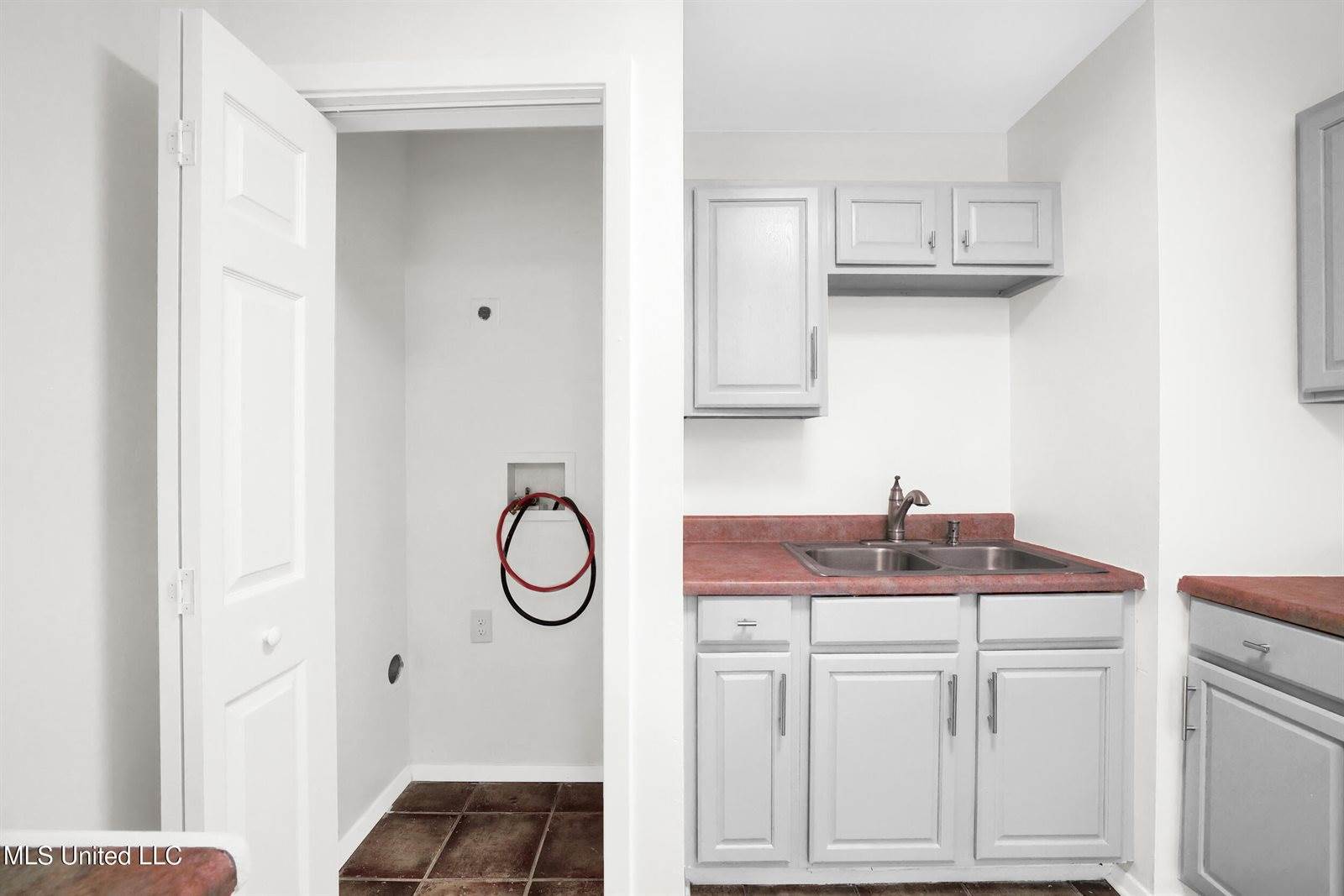 2308 Arbor Drive, Biloxi, MS 39531