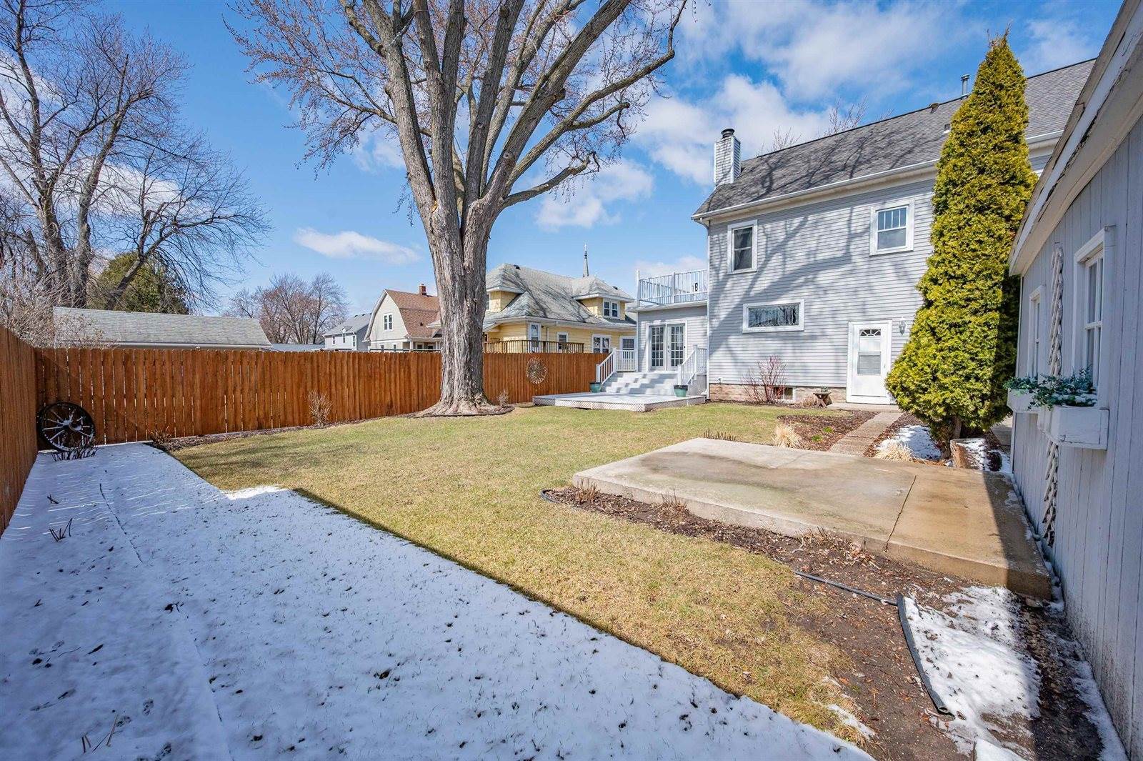 621 1ST Street, Menasha, WI 54952