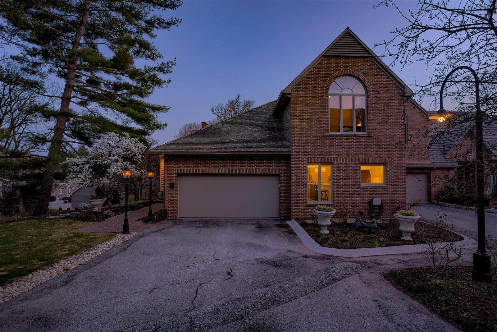 8903 Douglas Court, Omaha, NE 68114