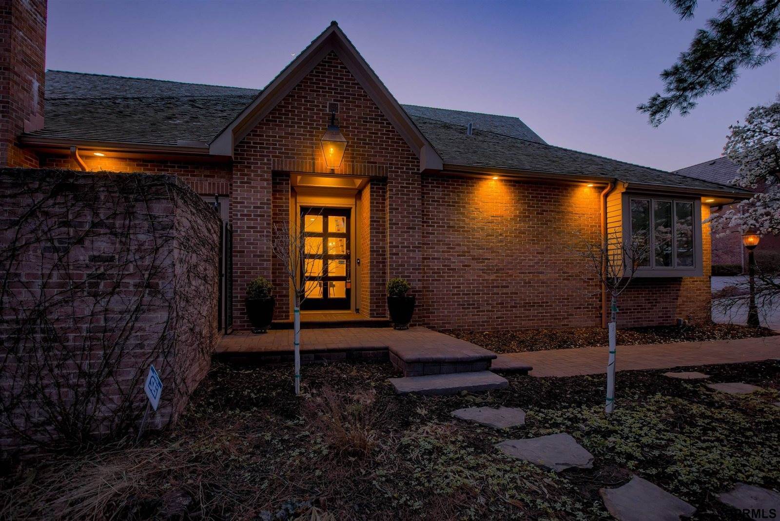 8903 Douglas Court, Omaha, NE 68114