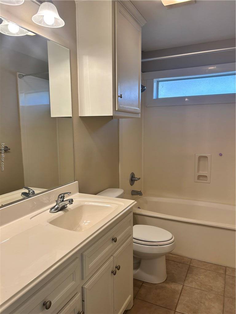 3917 Latinne Lane, College Station, TX 77845