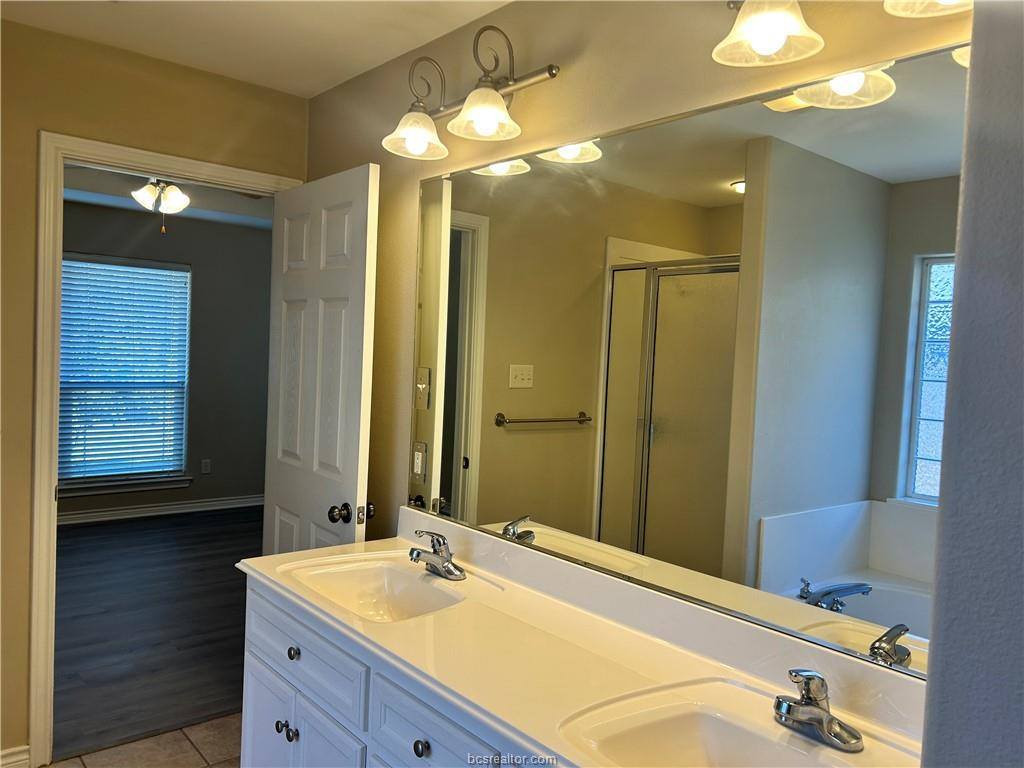 3917 Latinne Lane, College Station, TX 77845