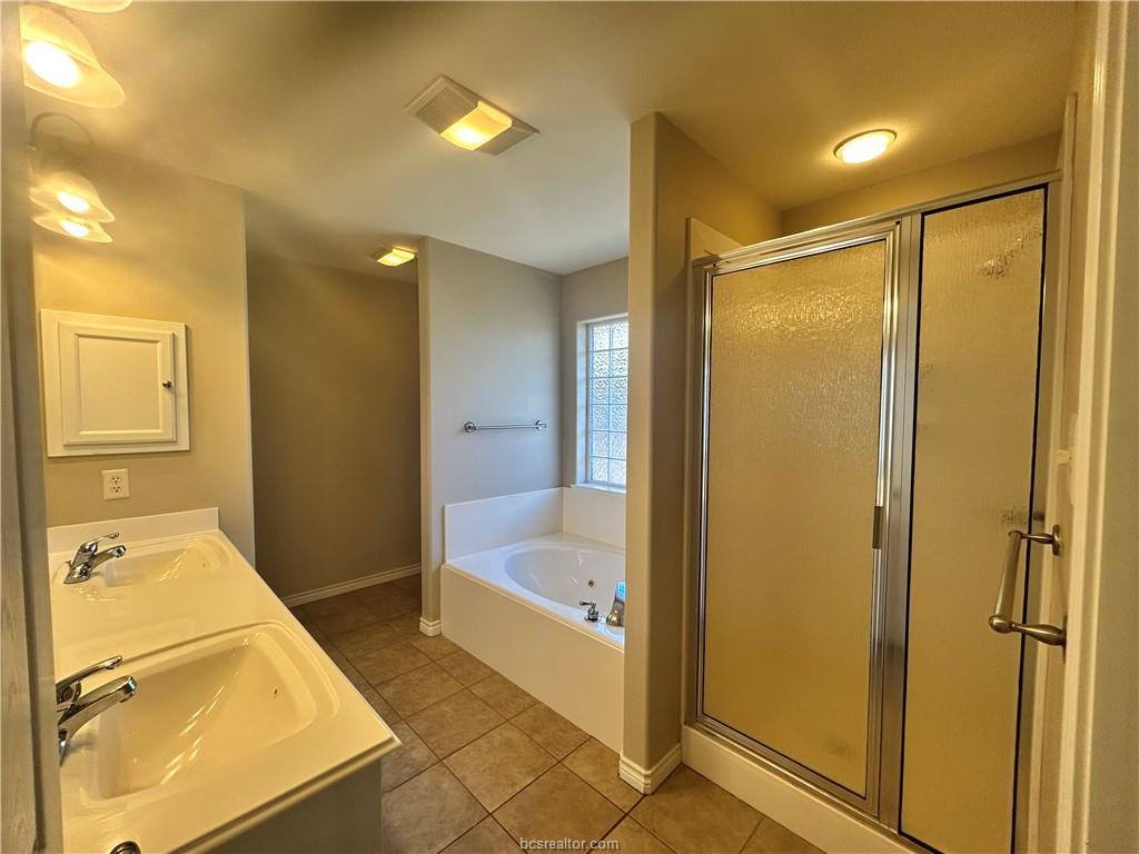 3917 Latinne Lane, College Station, TX 77845