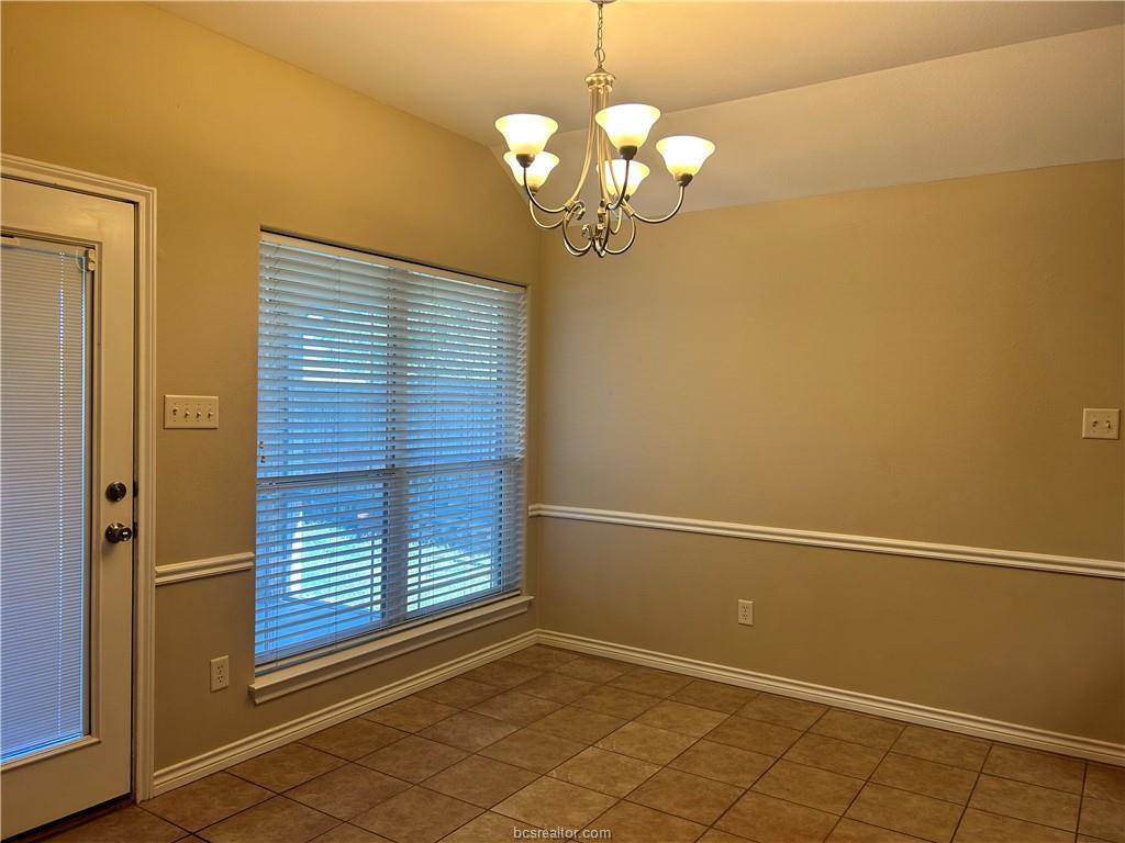 3917 Latinne Lane, College Station, TX 77845
