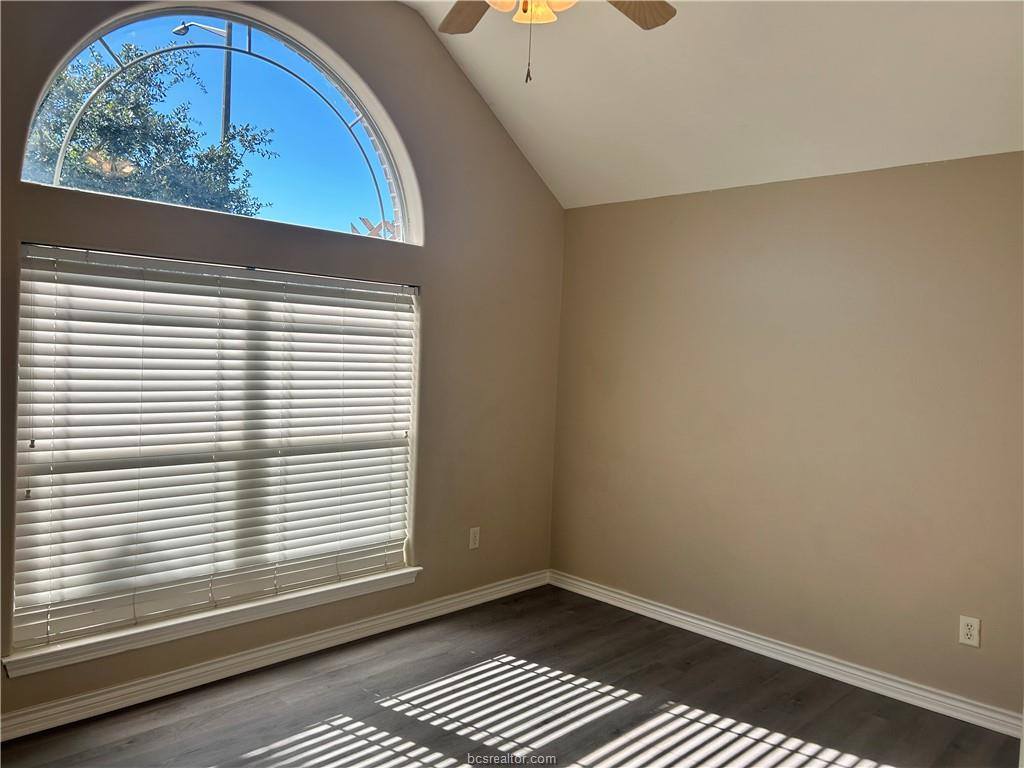 3917 Latinne Lane, College Station, TX 77845