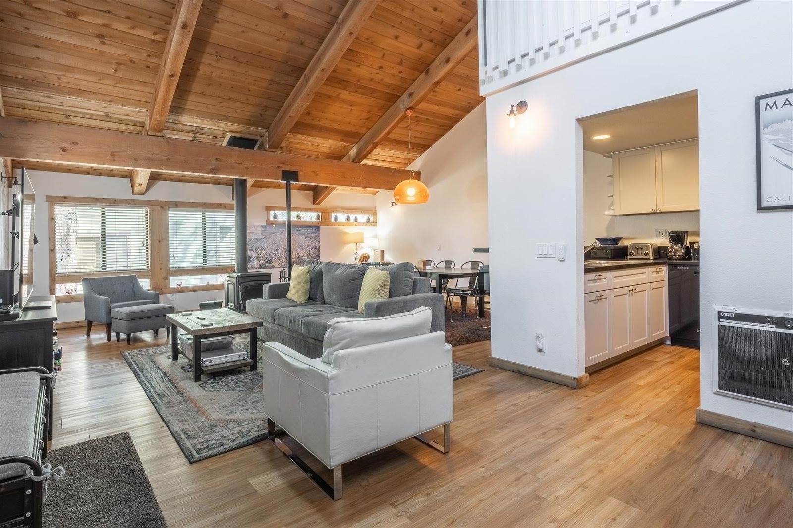 273 Rainbow Lane, Mammoth Lakes, CA 93546