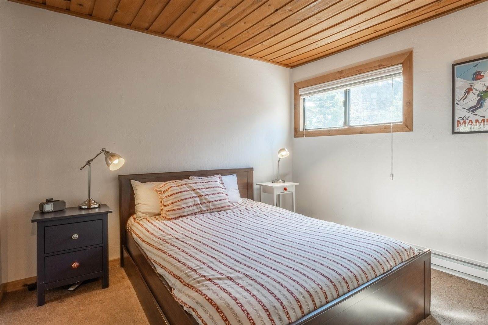 273 Rainbow Lane, Mammoth Lakes, CA 93546