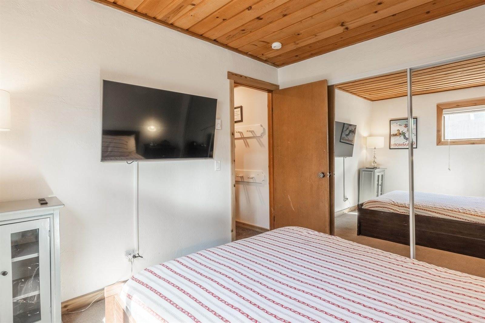 273 Rainbow Lane, Mammoth Lakes, CA 93546