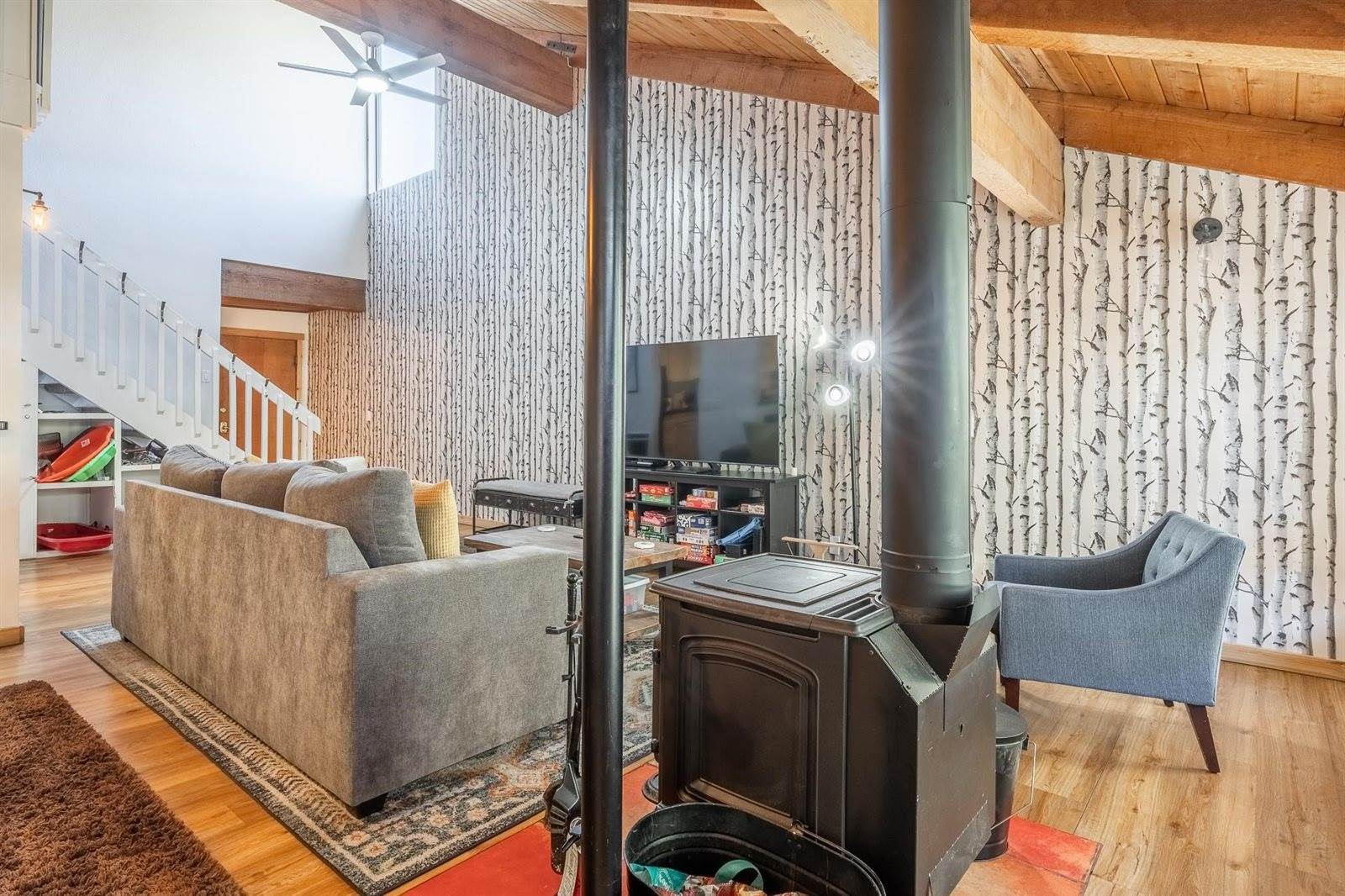 273 Rainbow Lane, Mammoth Lakes, CA 93546