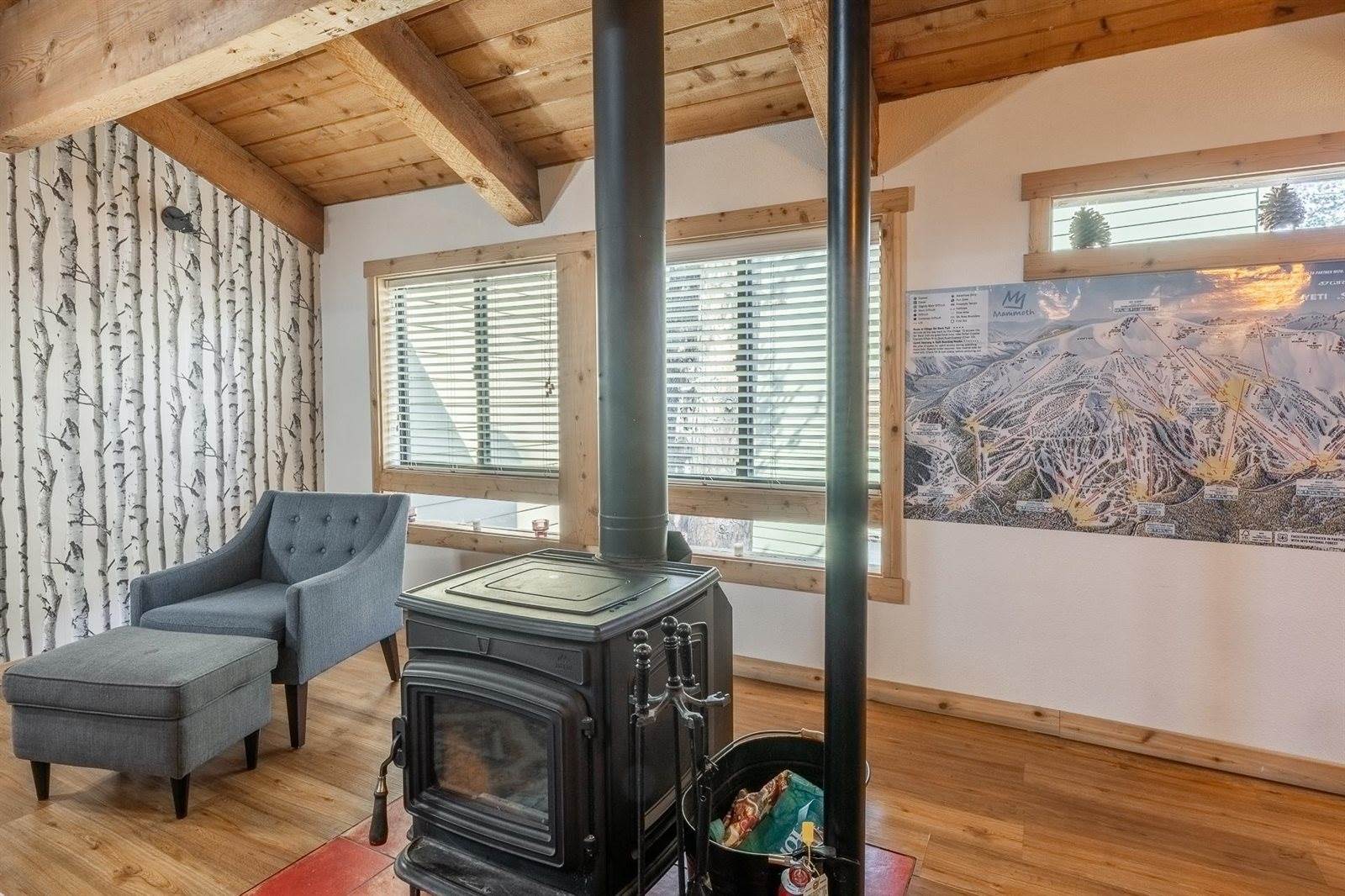 273 Rainbow Lane, Mammoth Lakes, CA 93546