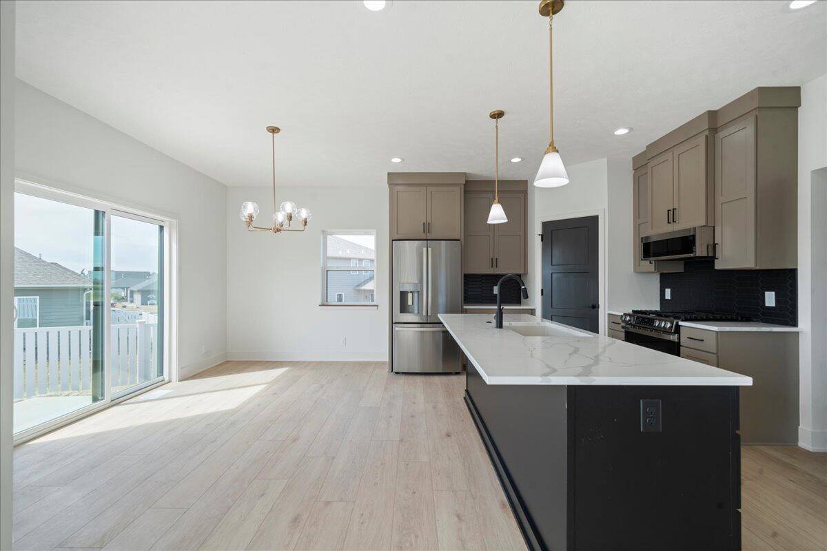 202 Augusta Drive, Treynor, IA 51575