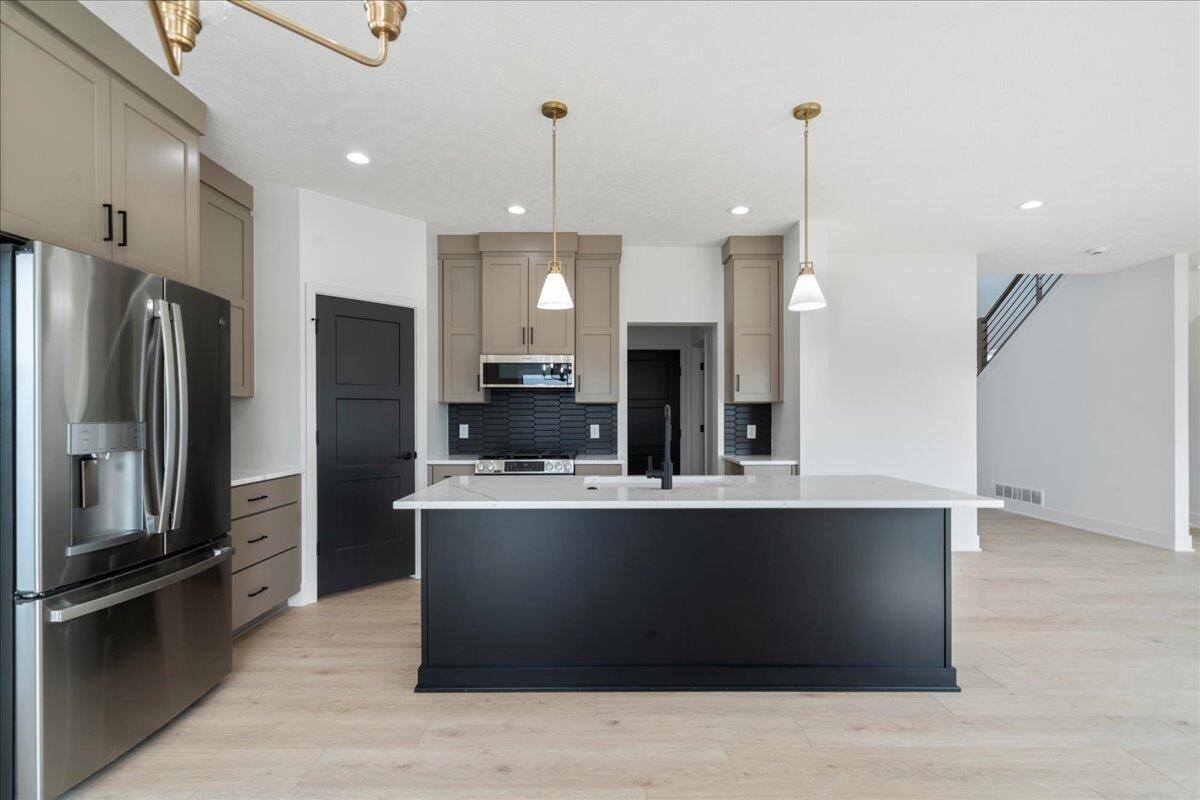 202 Augusta Drive, Treynor, IA 51575