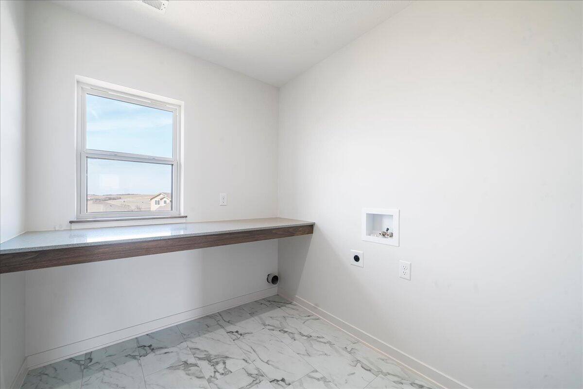 202 Augusta Drive, Treynor, IA 51575