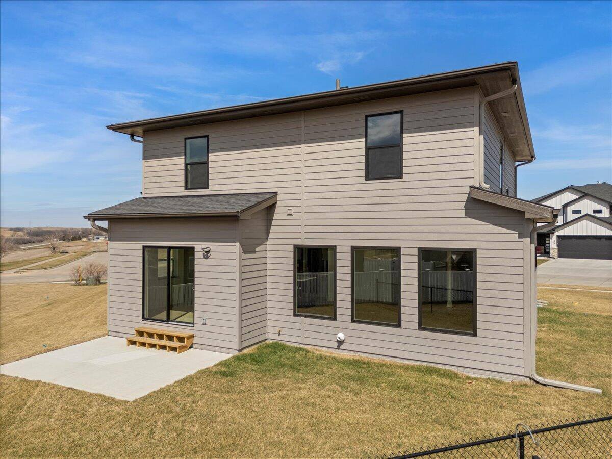 202 Augusta Drive, Treynor, IA 51575