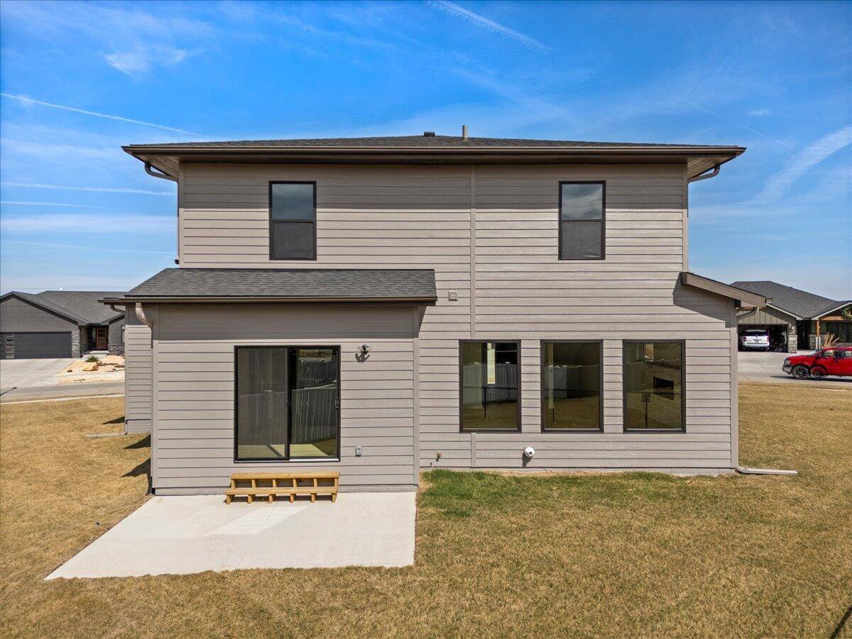 202 Augusta Drive, Treynor, IA 51575