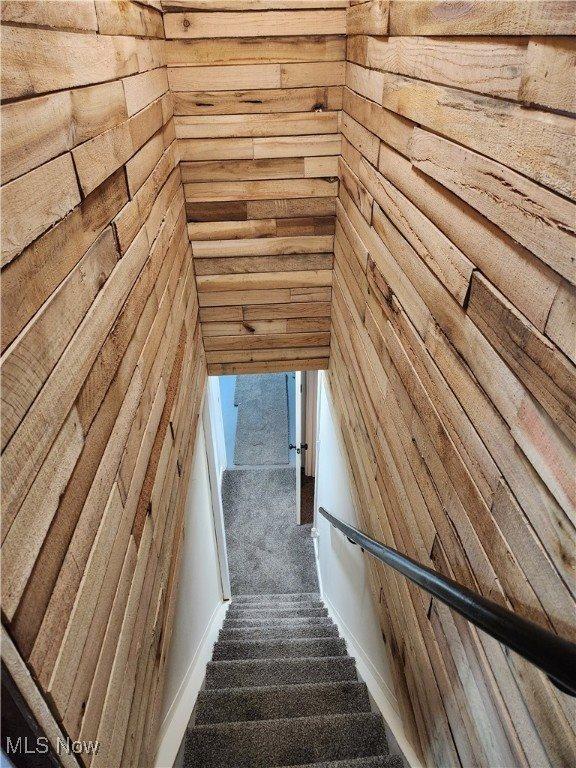 6008 Fairdale Drive, Cambridge, OH 43725