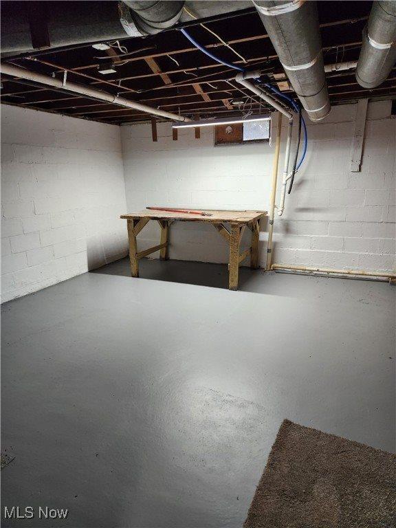 6008 Fairdale Drive, Cambridge, OH 43725