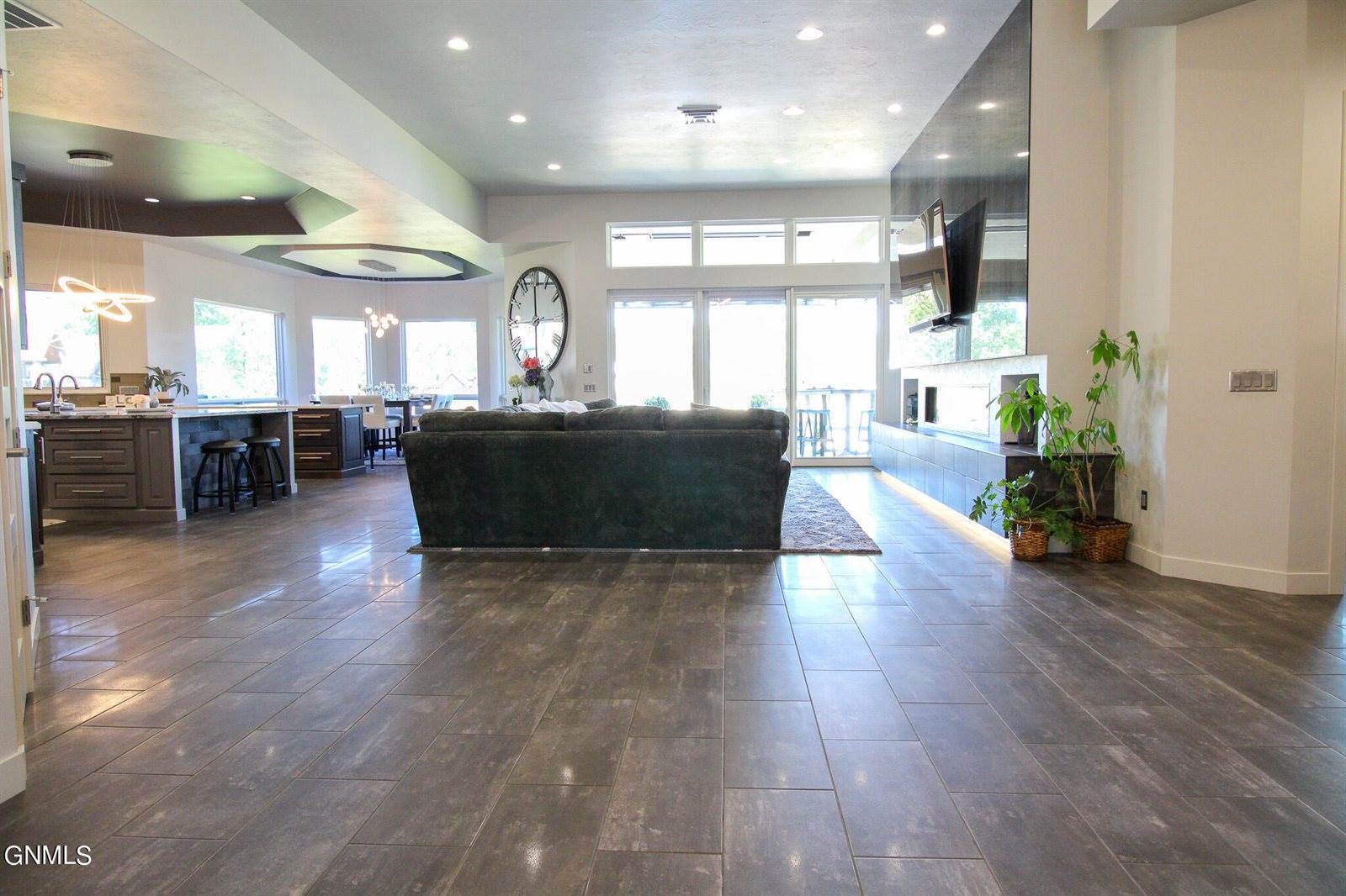 2533 Langer Lane, Bismarck, ND 58504