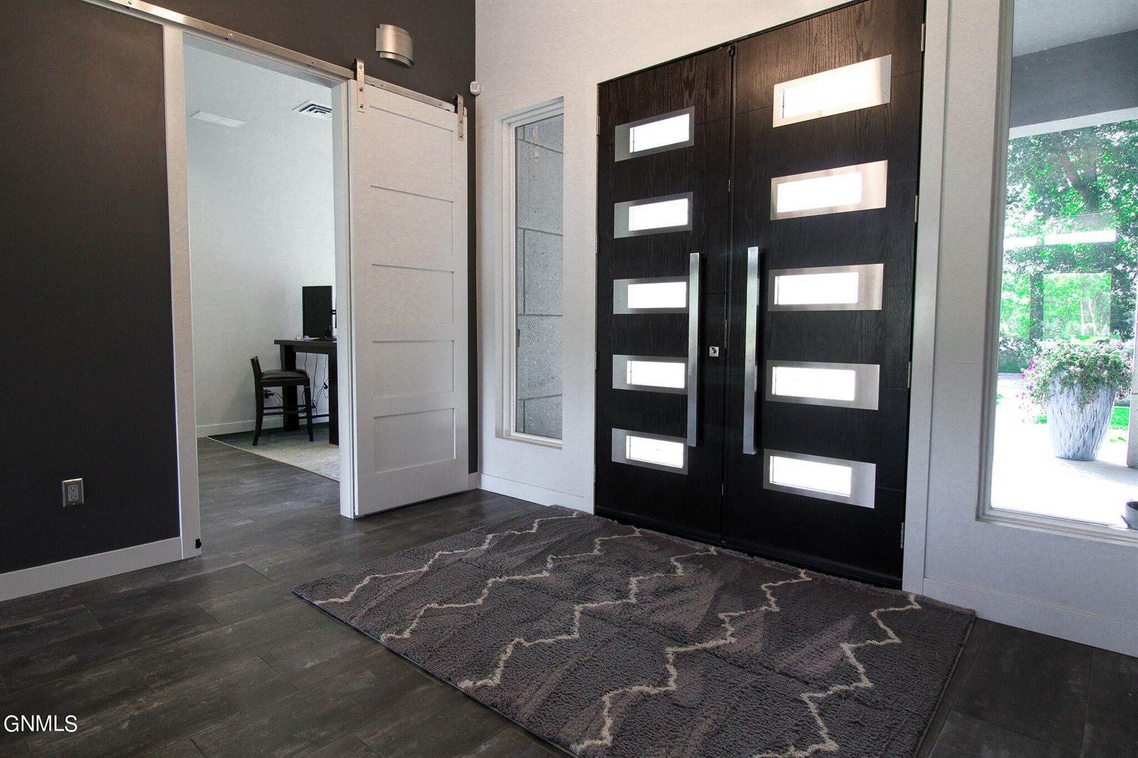 2533 Langer Lane, Bismarck, ND 58504