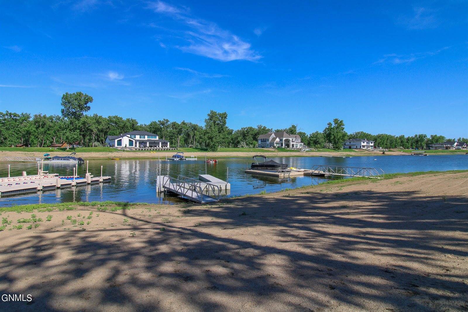 2533 Langer Lane, Bismarck, ND 58504