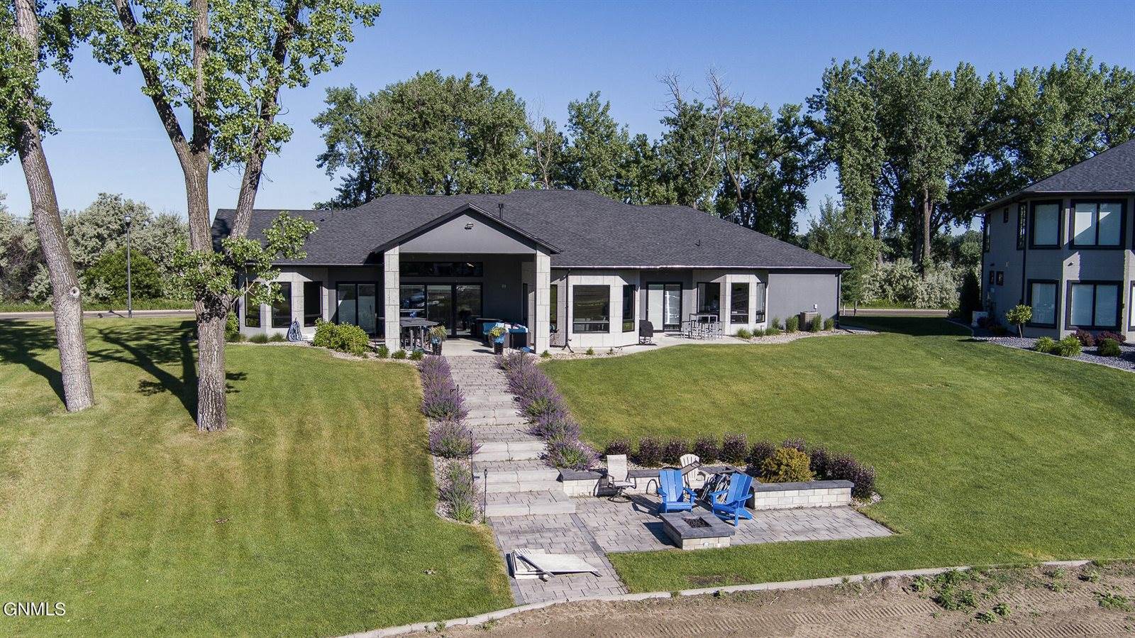 2533 Langer Lane, Bismarck, ND 58504