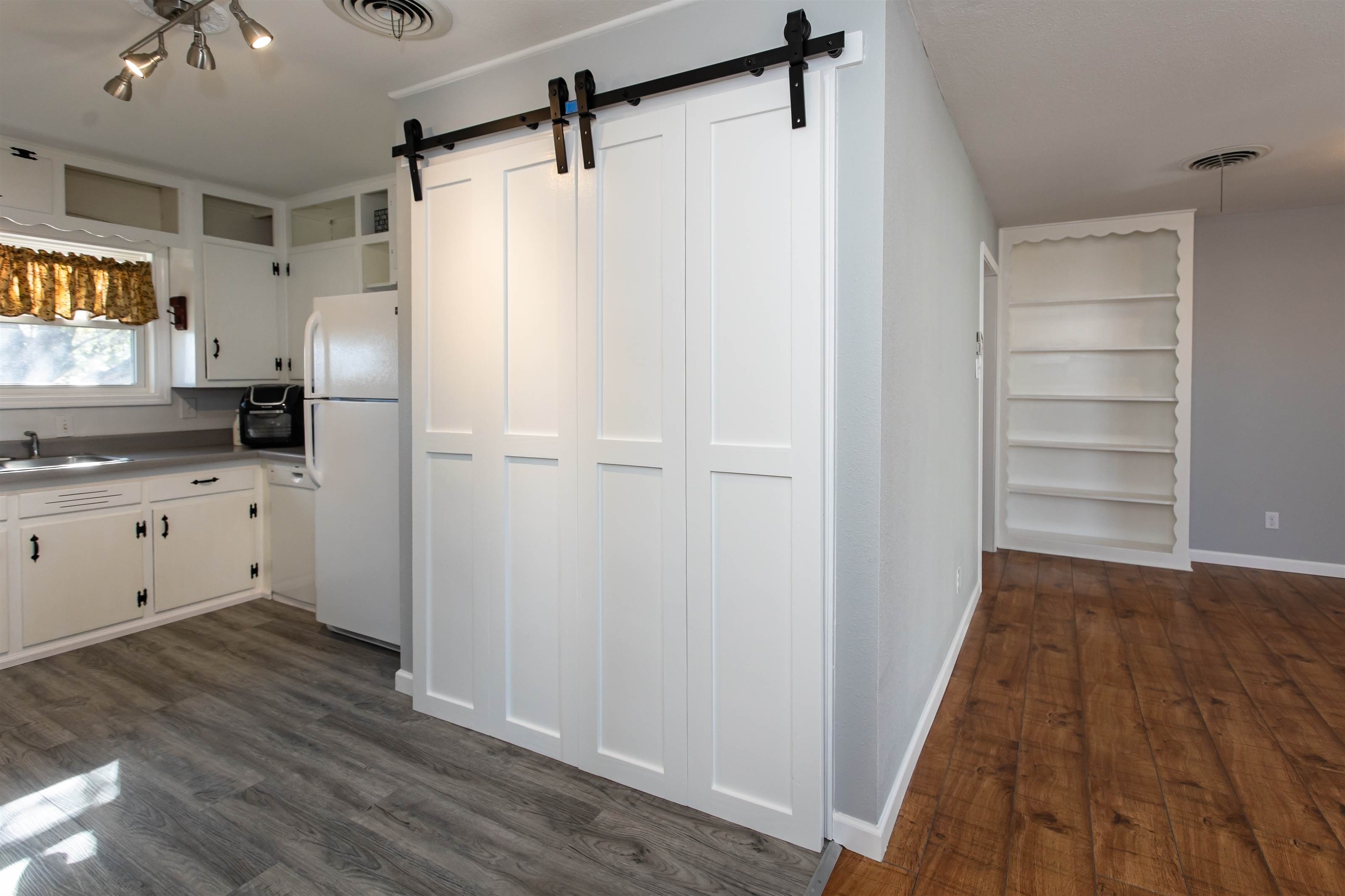 941 N Sullivan St, Ulysses, KS 67880